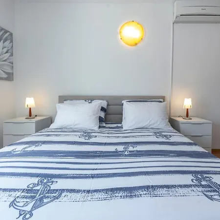 2682c Apartment *