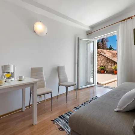2682c Apartment *